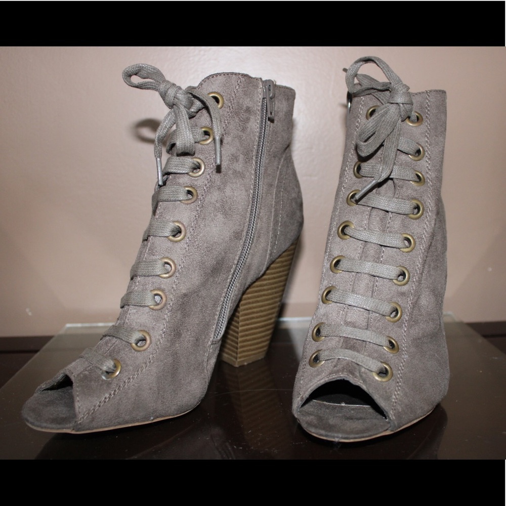 Payless brand Fioni gray lace up heels
